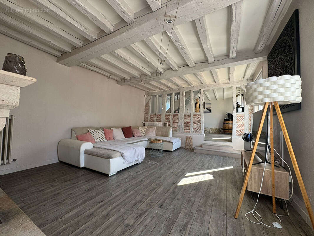 Maison à NEUVILLE-AUX-BOIS