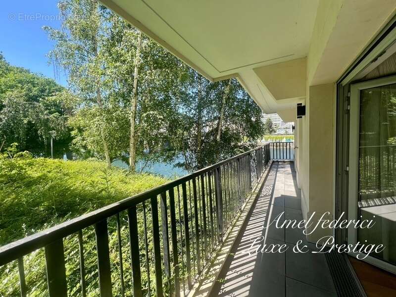 Appartement à NEUILLY-SUR-SEINE