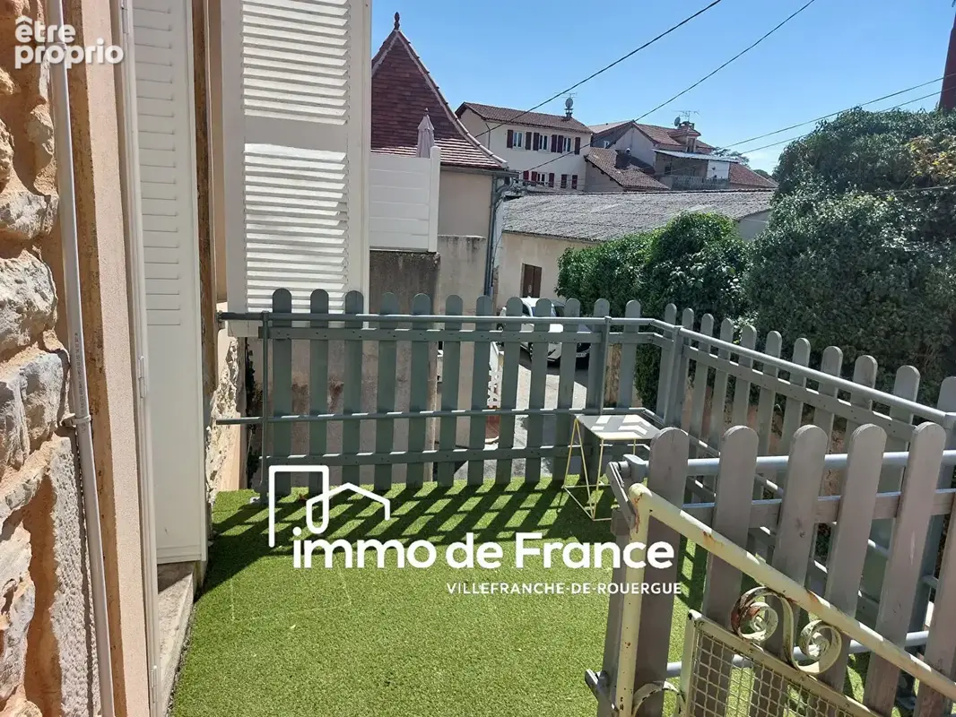 Maison de ville 108.25m² - Centre-ville, garage, terrasse et cour - photo 8