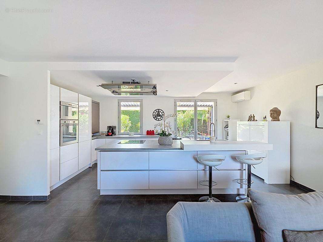 Maison à CHASSE-SUR-RHONE