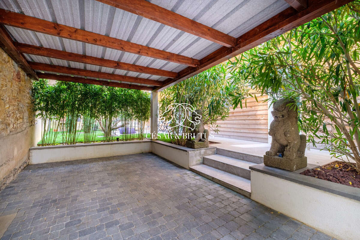 Maison à COLLONGES-AU-MONT-D&#039;OR