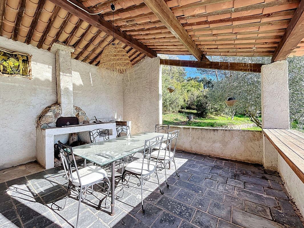 Maison à PUGET-SUR-ARGENS