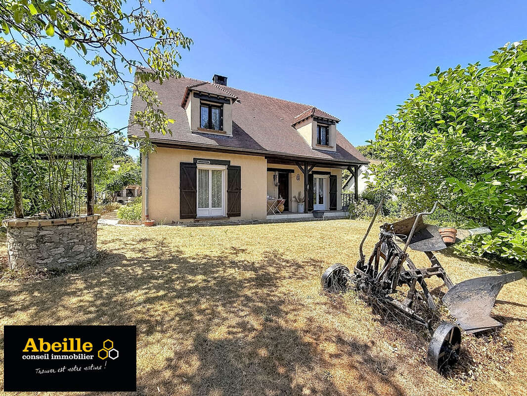Maison traditionnelle de 130 m2 hab. sur sous sol total terrain 1257 m2 - photo 2