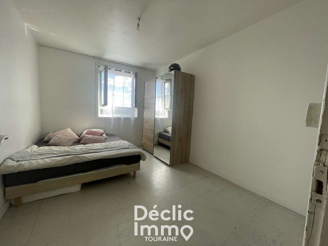 Appartement à SAINT-JEAN-DE-LA-RUELLE