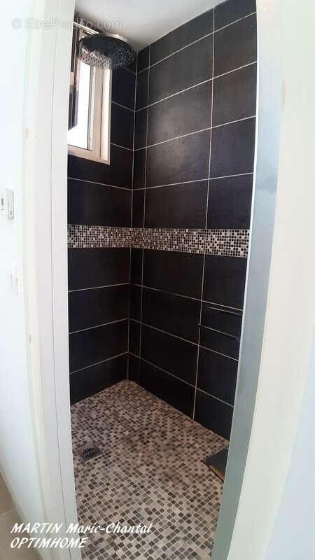 Appartement à MARSEILLE-5E