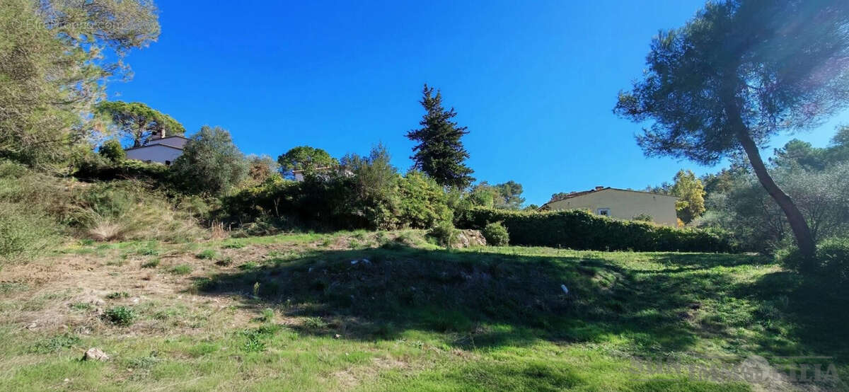 Terrain 1455 m² à La Gaude  - photo 6
