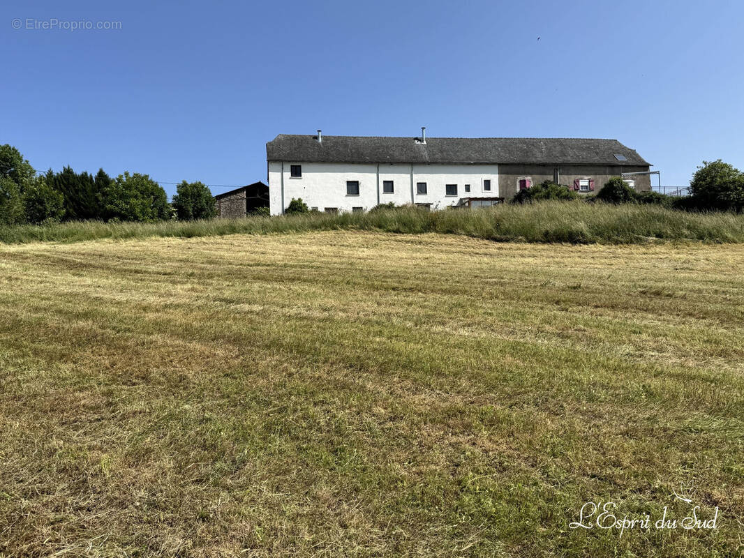 Maison à PREVINQUIERES