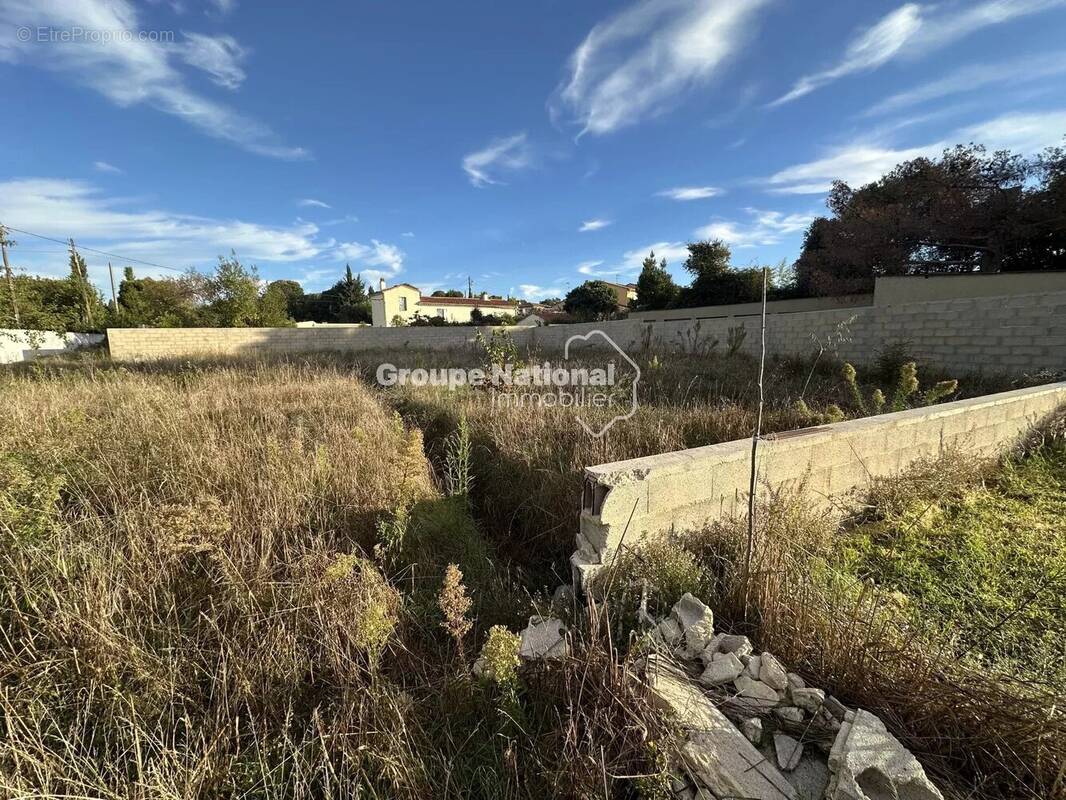 Terrain à SALON-DE-PROVENCE