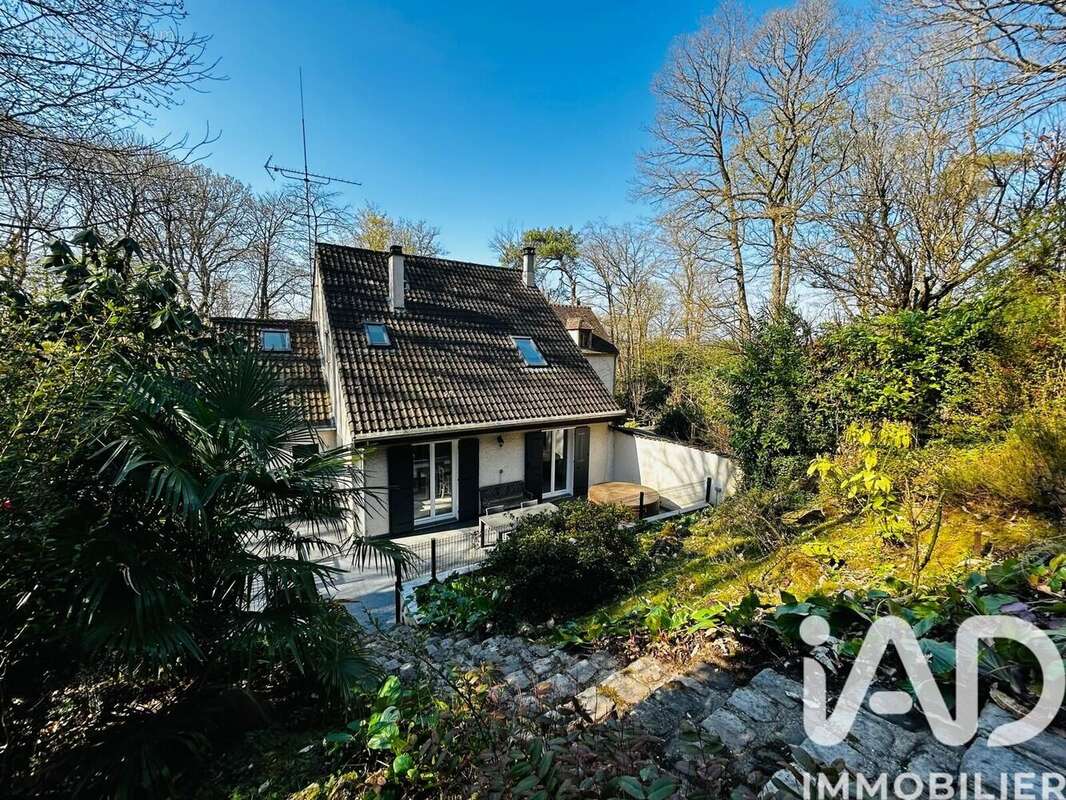 Photo 2 - Maison à BURES-SUR-YVETTE