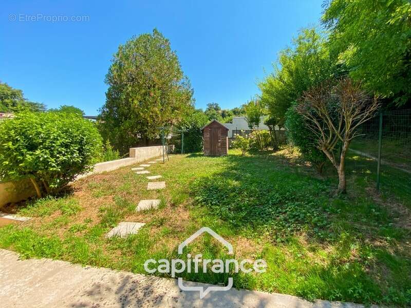 Maison d'environ 81 m² avec sous-sol aménageable de 40 m2 et son jardin de 418 m² – Crozes-Hermitage (26) - photo 2