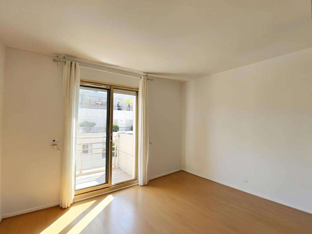 Appartement à LEVALLOIS-PERRET
