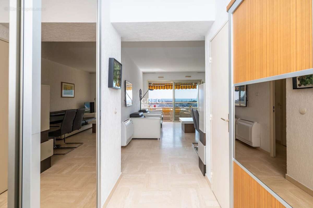 Appartement à VILLENEUVE-LOUBET