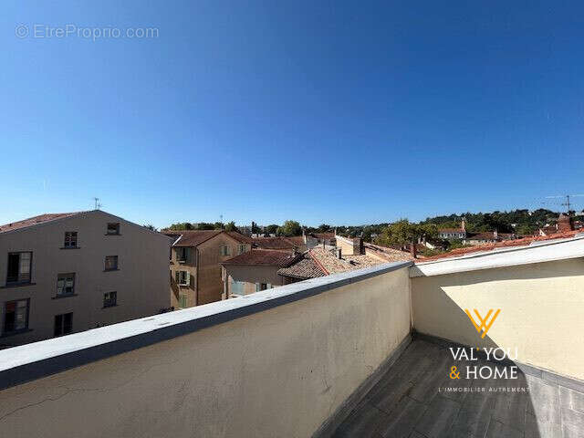Appartement à SAINT-GENIS-LAVAL