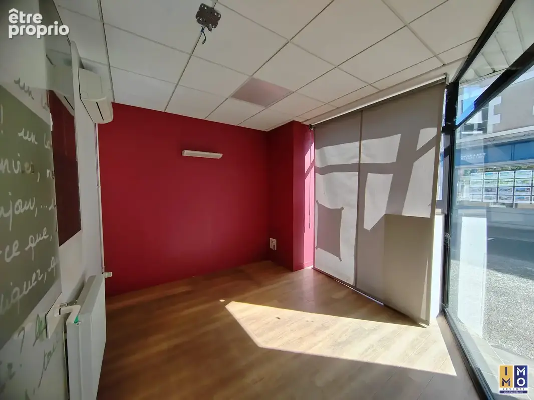 Commerce 152 m² à vendre à Mehun-Sur-Yevre (18500) - photo 3