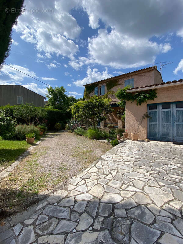 Maison à LORGUES
