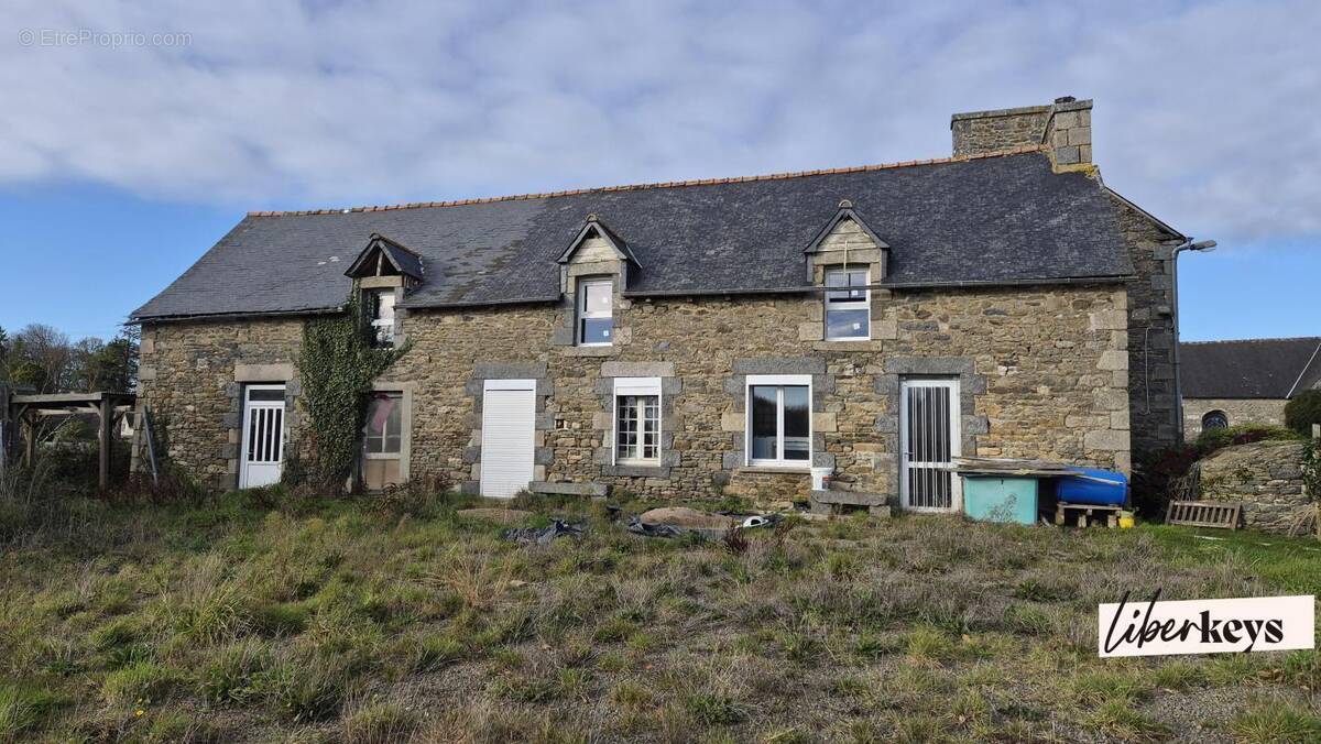 Maison à COLLINEE