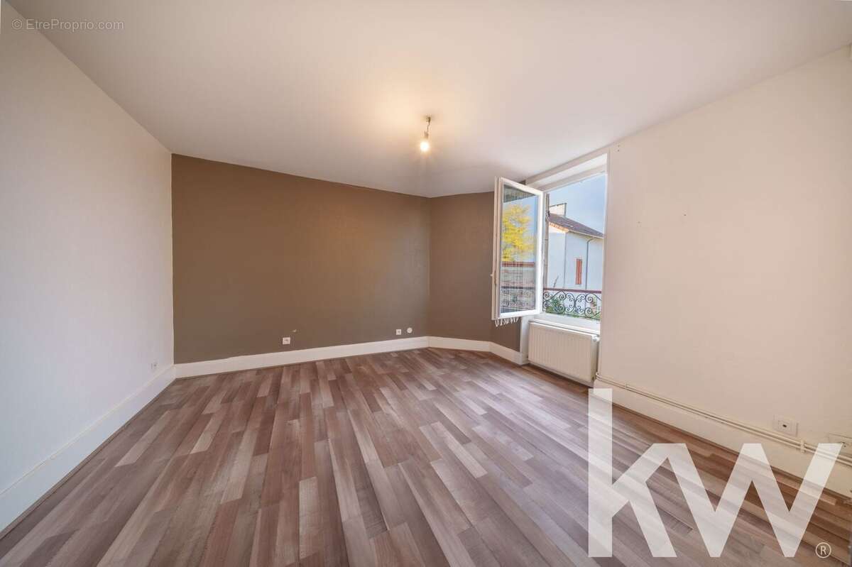 Maison à SAINT-YORRE