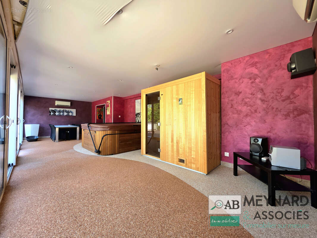 Pézarches   Maison à vendre familiale 273 m2 avec espace bien-être et sous-sol total - photo 14