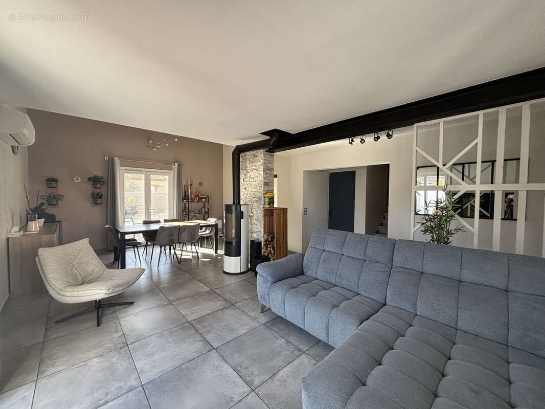 Maison à SAINT-LAURENT-DE-LA-SALANQUE