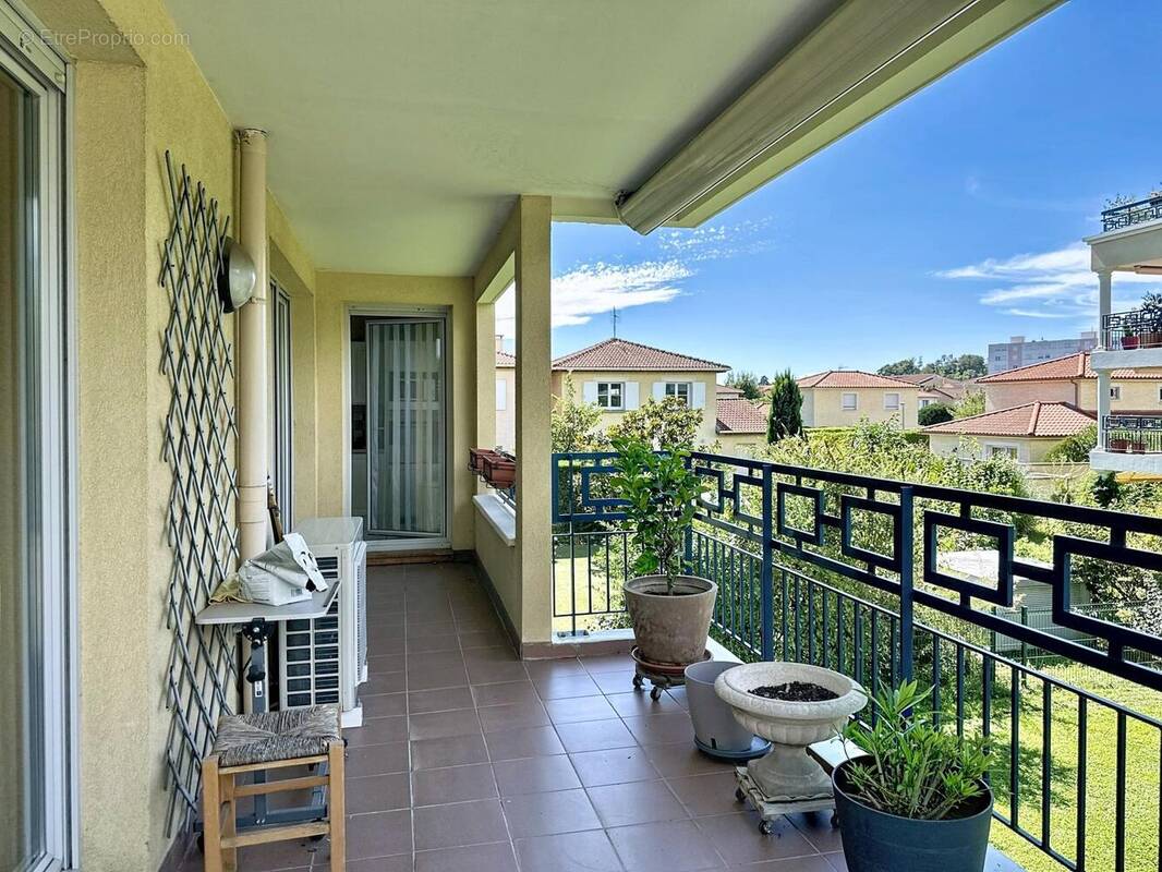 Photo 1 - Appartement à MEYZIEU