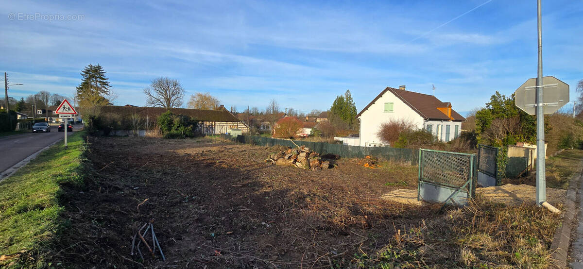 Terrain à VERRIERES
