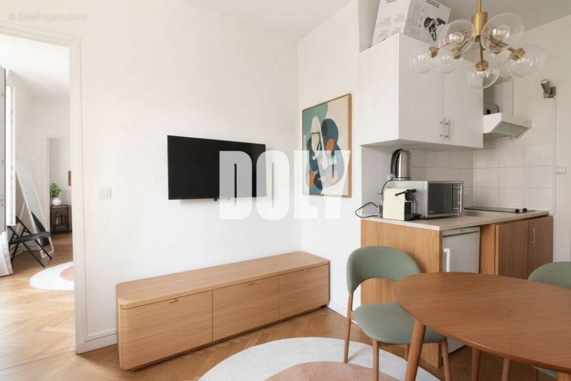 Appartement à PARIS-8E