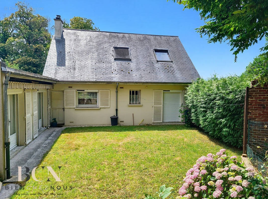 Maison à MONTSOULT