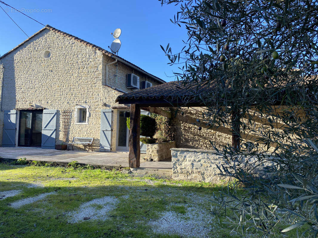 Maison à SAINT-AMANT-DE-BOIXE