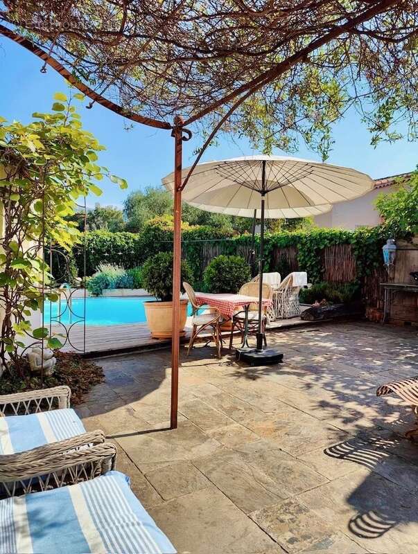 Magnifique Mas plein de charme à vendre à Roquefort-les-Pins / Côte d'Azur, - photo 3