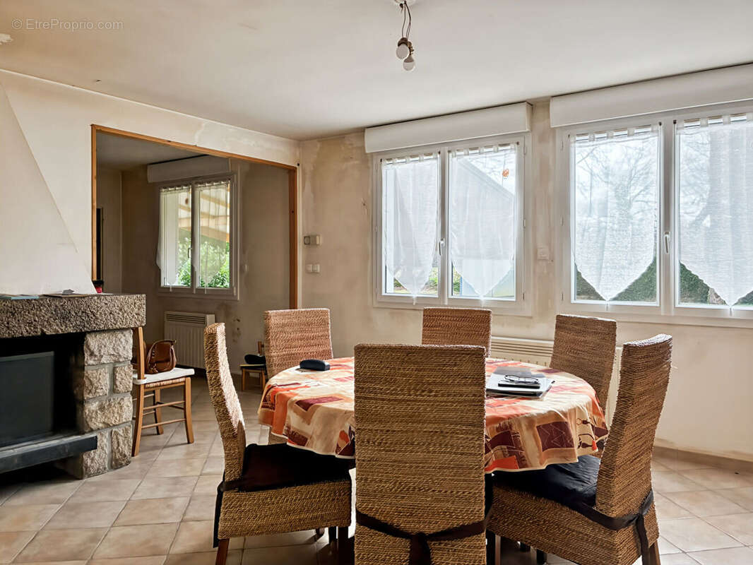 Maison à FEINS