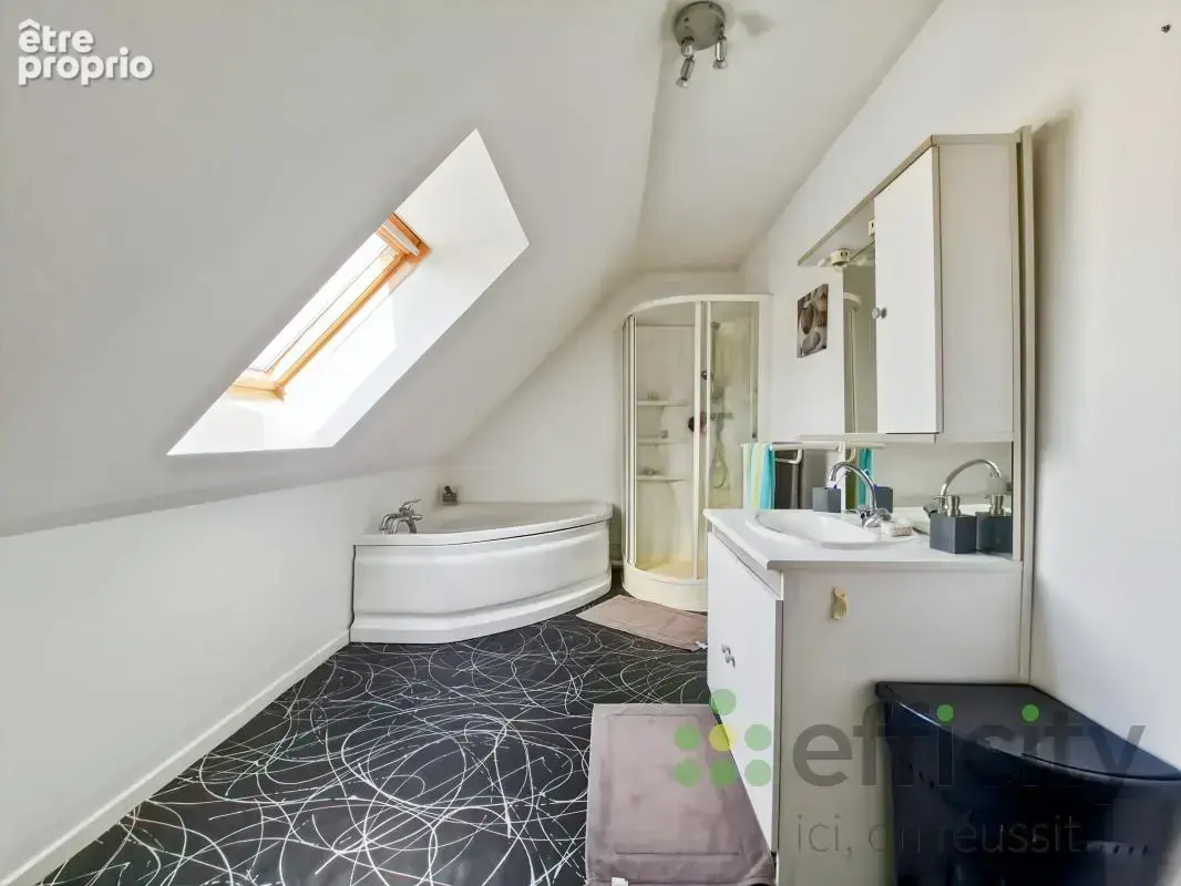 Maison 10 pièces 287 m² à vendre à Guecelard (72230) - photo 15