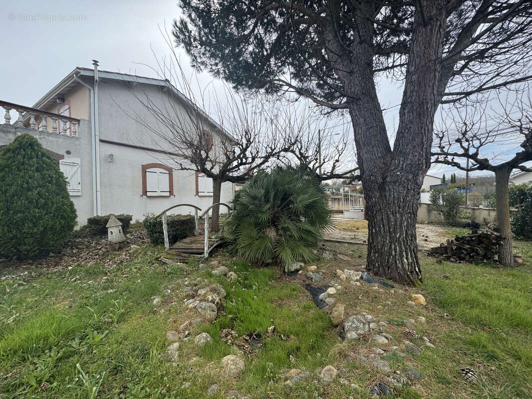 Maison à LAPEYROUSE-FOSSAT