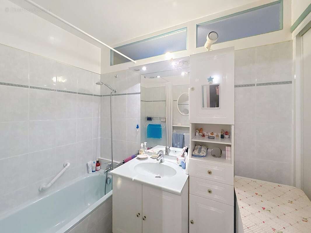 Appartement à L'HAY-LES-ROSES