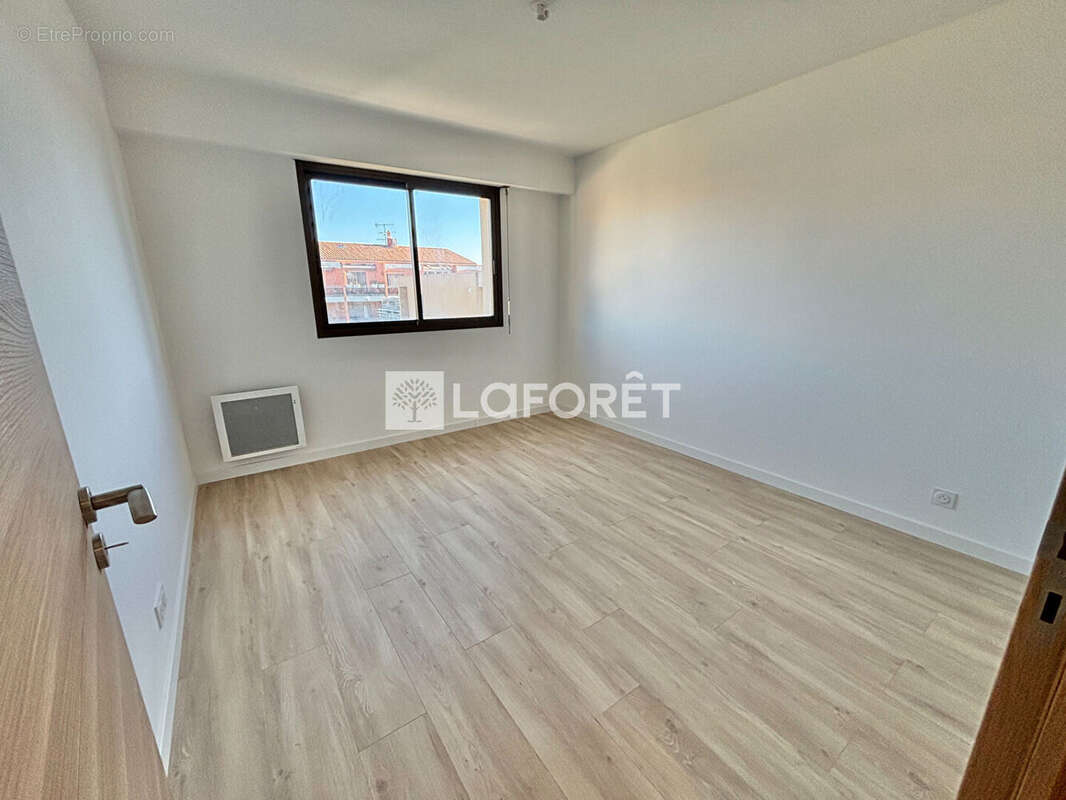 Appartement à SAINT-LAURENT-DU-VAR