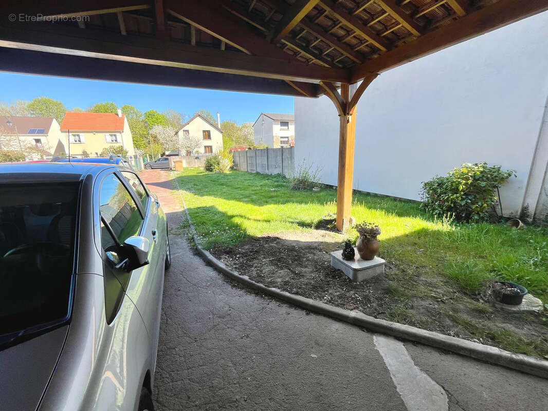 Pavillon familial de 110m2 sur 670m2 de terrain à Vaujours - photo 5