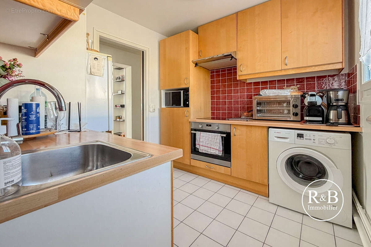 Appartement à LES CLAYES-SOUS-BOIS