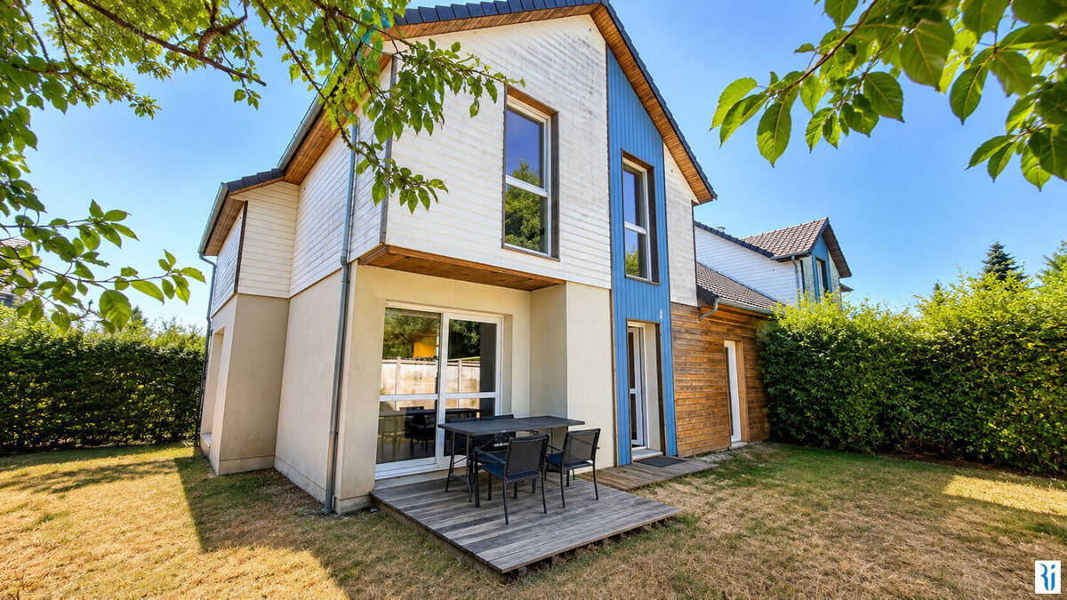 Maison à FRANQUEVILLE-SAINT-PIERRE