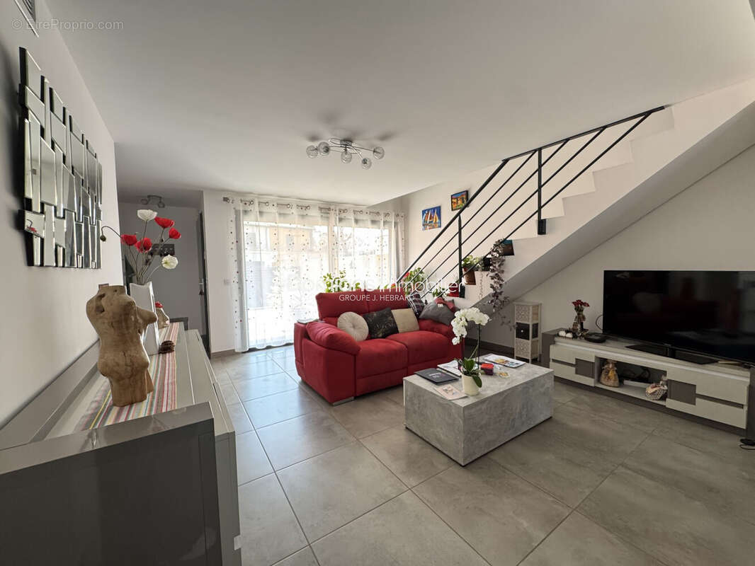 Maison 92 m² à Thuir  - photo 2