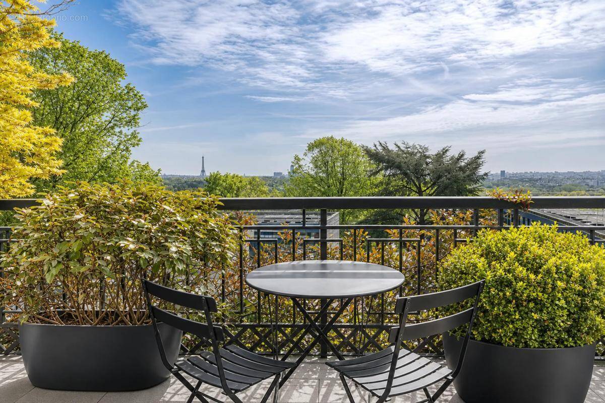 Appartement à SURESNES