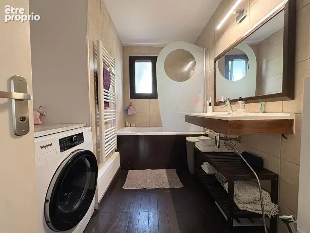 Maison familiale ,idéalement située en parfait état - photo 10