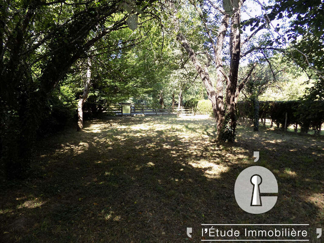 Terrain à VILLIERS-CHARLEMAGNE