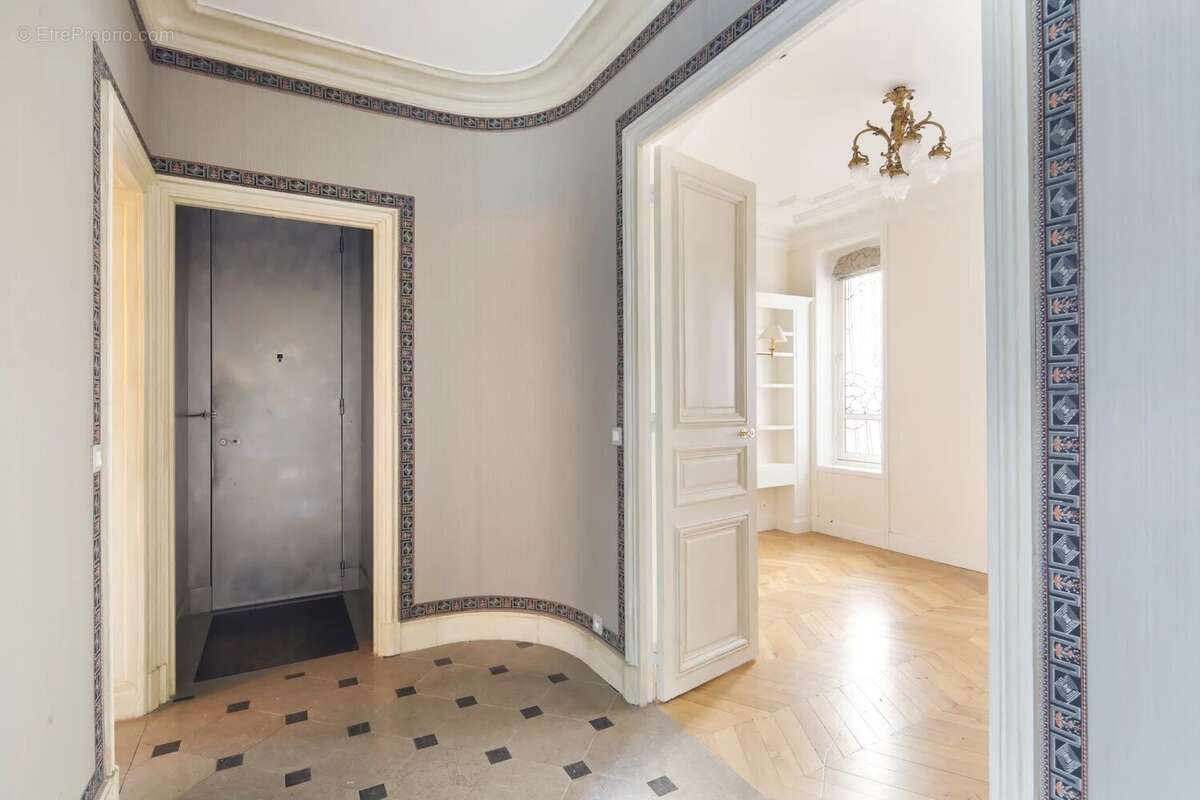 Appartement à PARIS-7E
