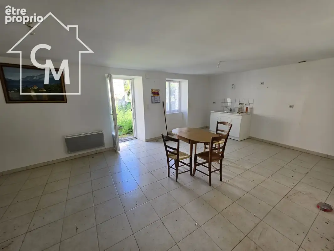 Maison à rénover avec dépendances et grange   alloue - photo 4
