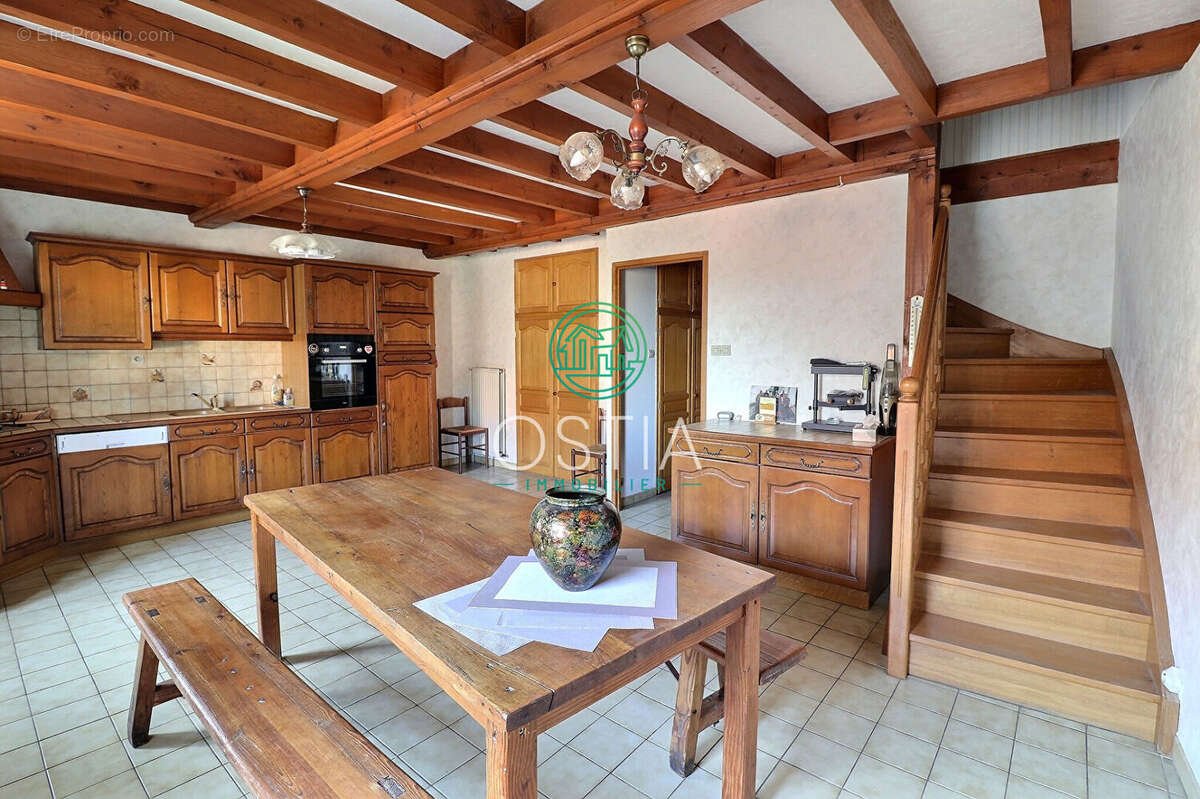 Maison à SAINT-MARTIN-LA-PLAINE