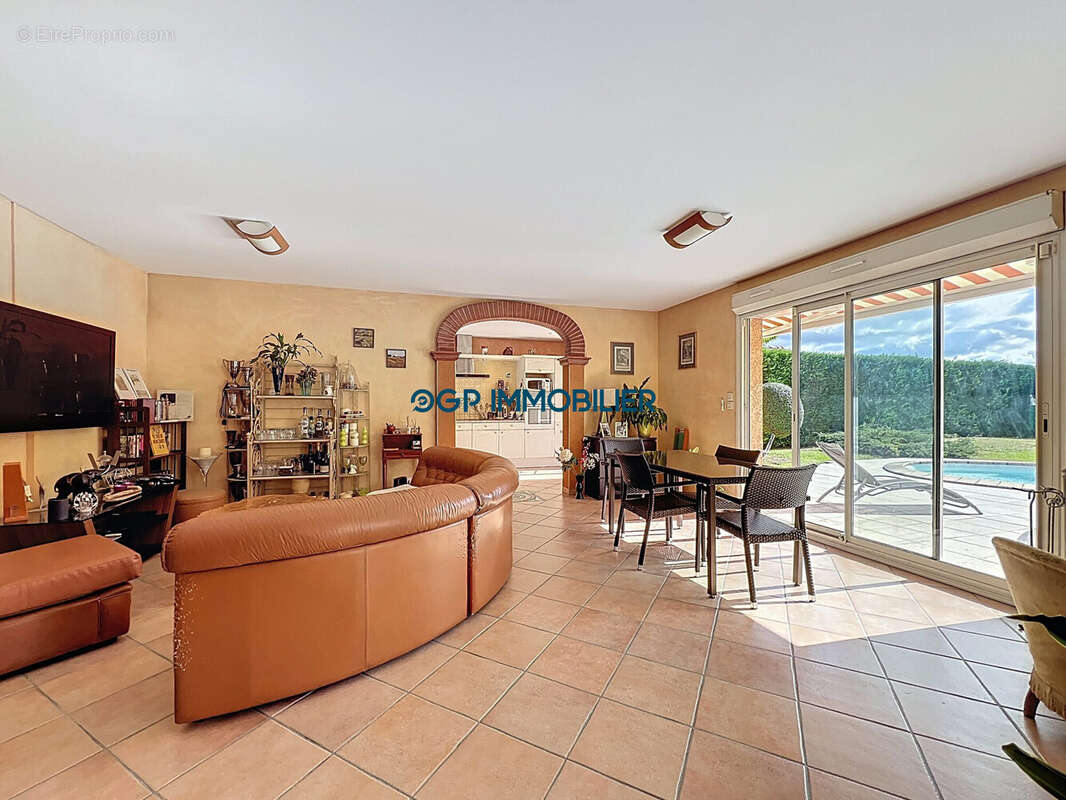 Maison à SAINT-SULPICE