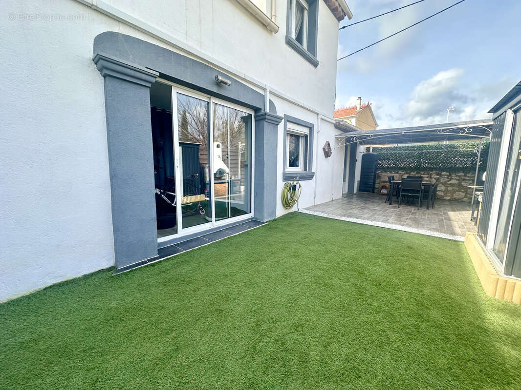 Appartement à OLLIOULES