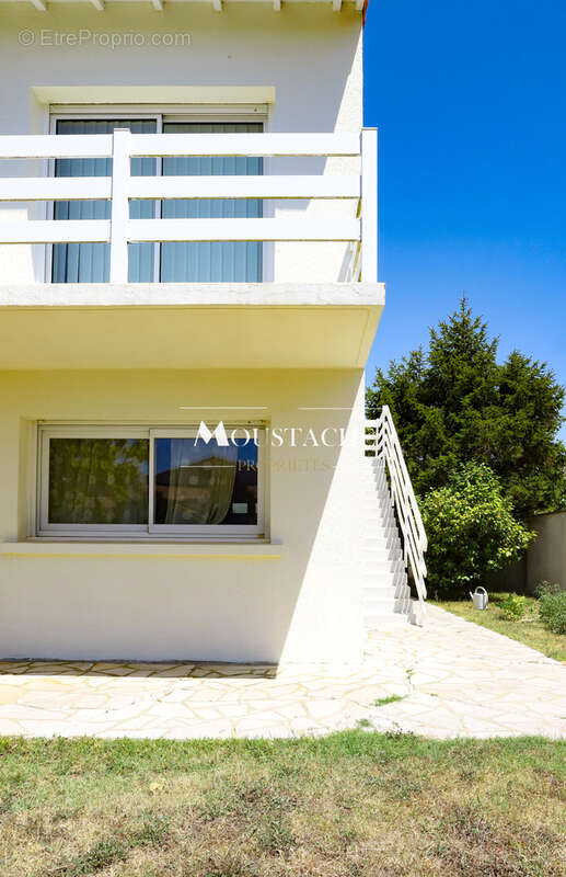 Spacieuse  villa de bord de mer  - à pied de la plage de royan pontaillac - - photo 28