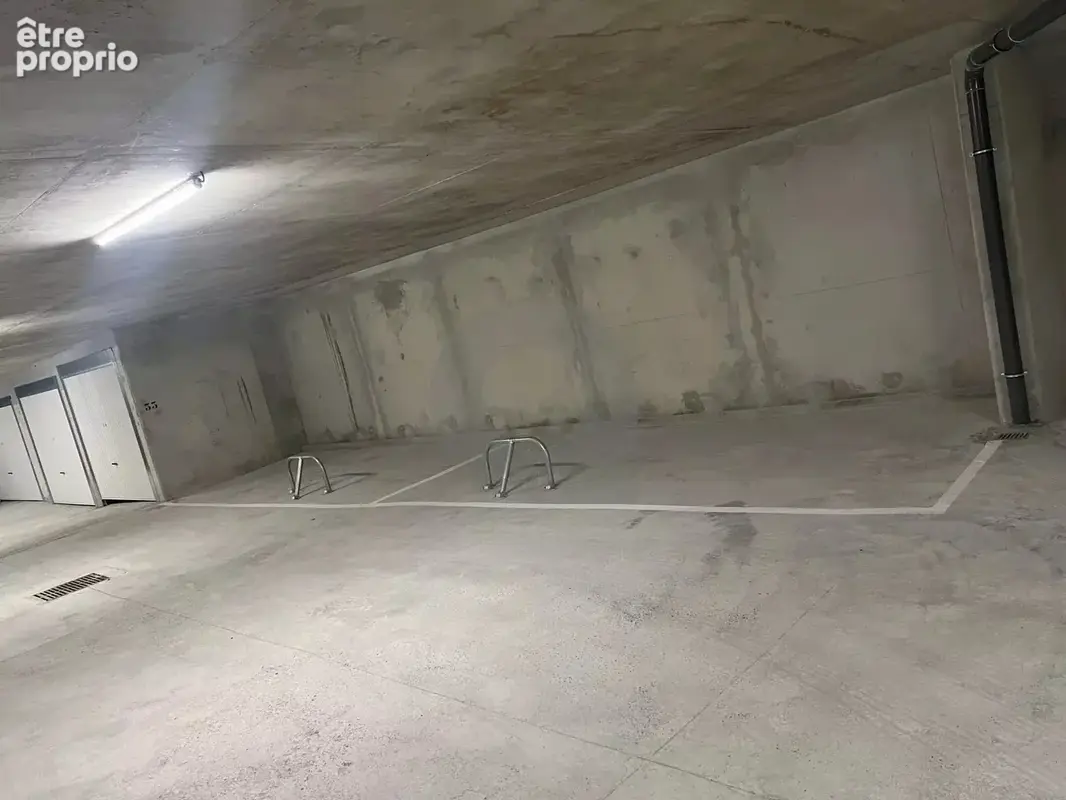 Parking à ROQUEBRUNE-CAP-MARTIN