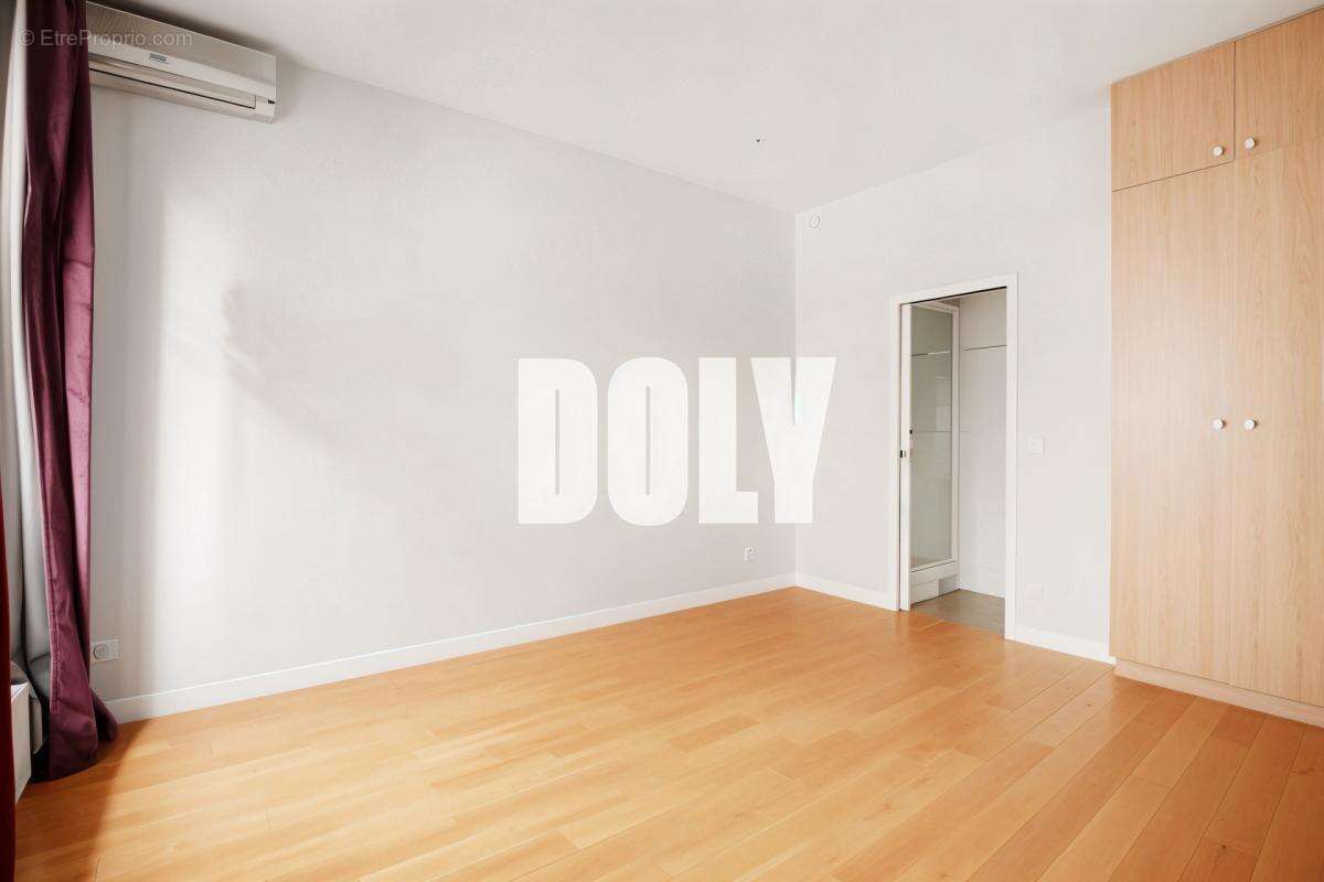 Appartement à PARIS-3E