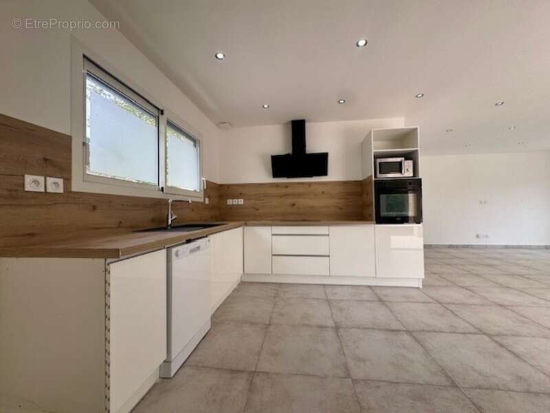 Maison à LES SALLES-DU-GARDON